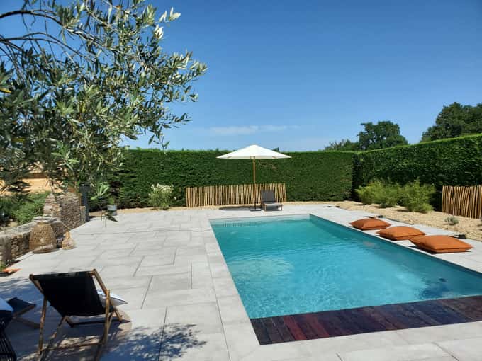 Piscine et canicule : eau trop chaude, les bons gestes | Unibéo