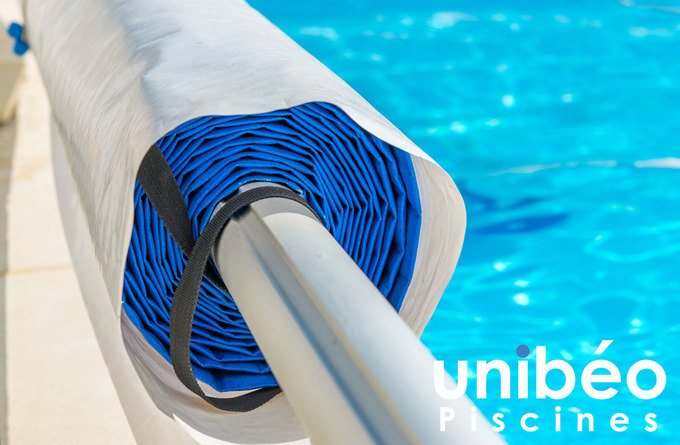 PROTÉGEZ VITE PISCINE EN BÉTON DE L'HIVER AVEC NOS COUVERTURES  D'HIVERNAGE