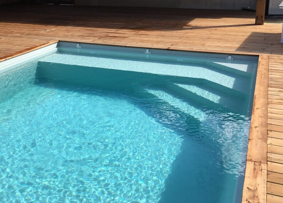Escalier en béton armé d'une piscine Unibéo