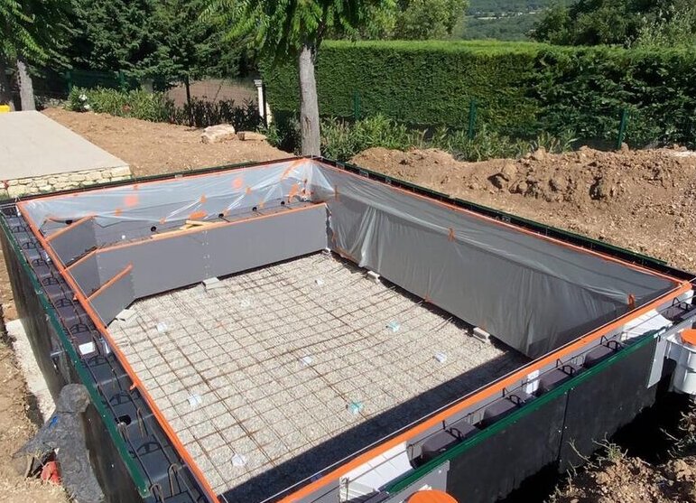 Structure Unibéo en béton armé monobloc en cours de montage