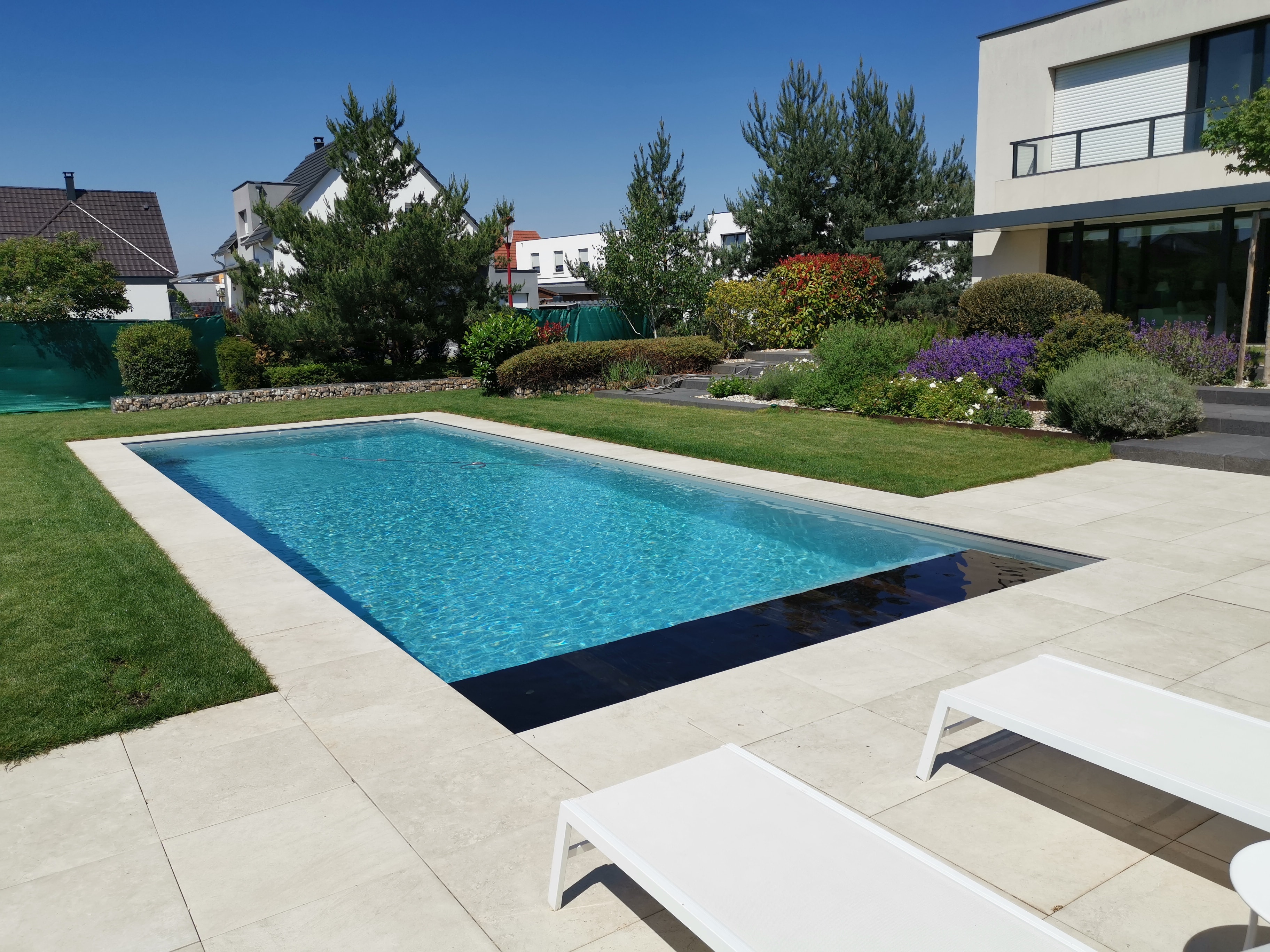 Piscine rectangulaire en béton armé | Unibéo