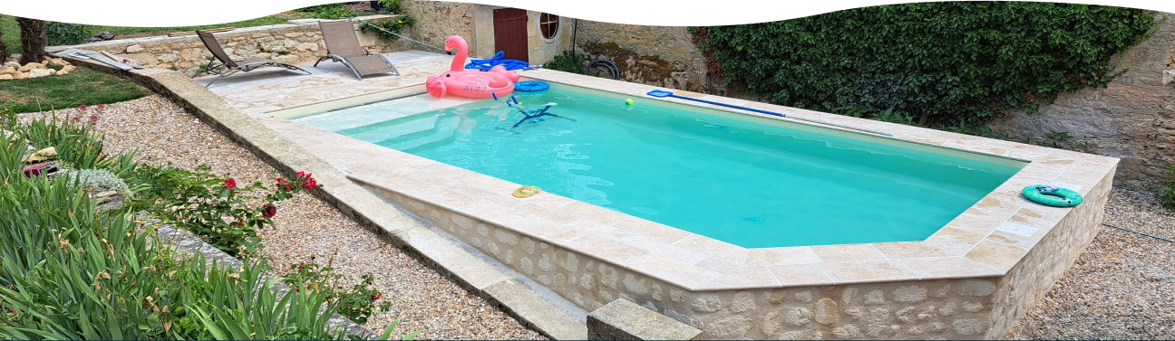 Piscine semi-enterrée