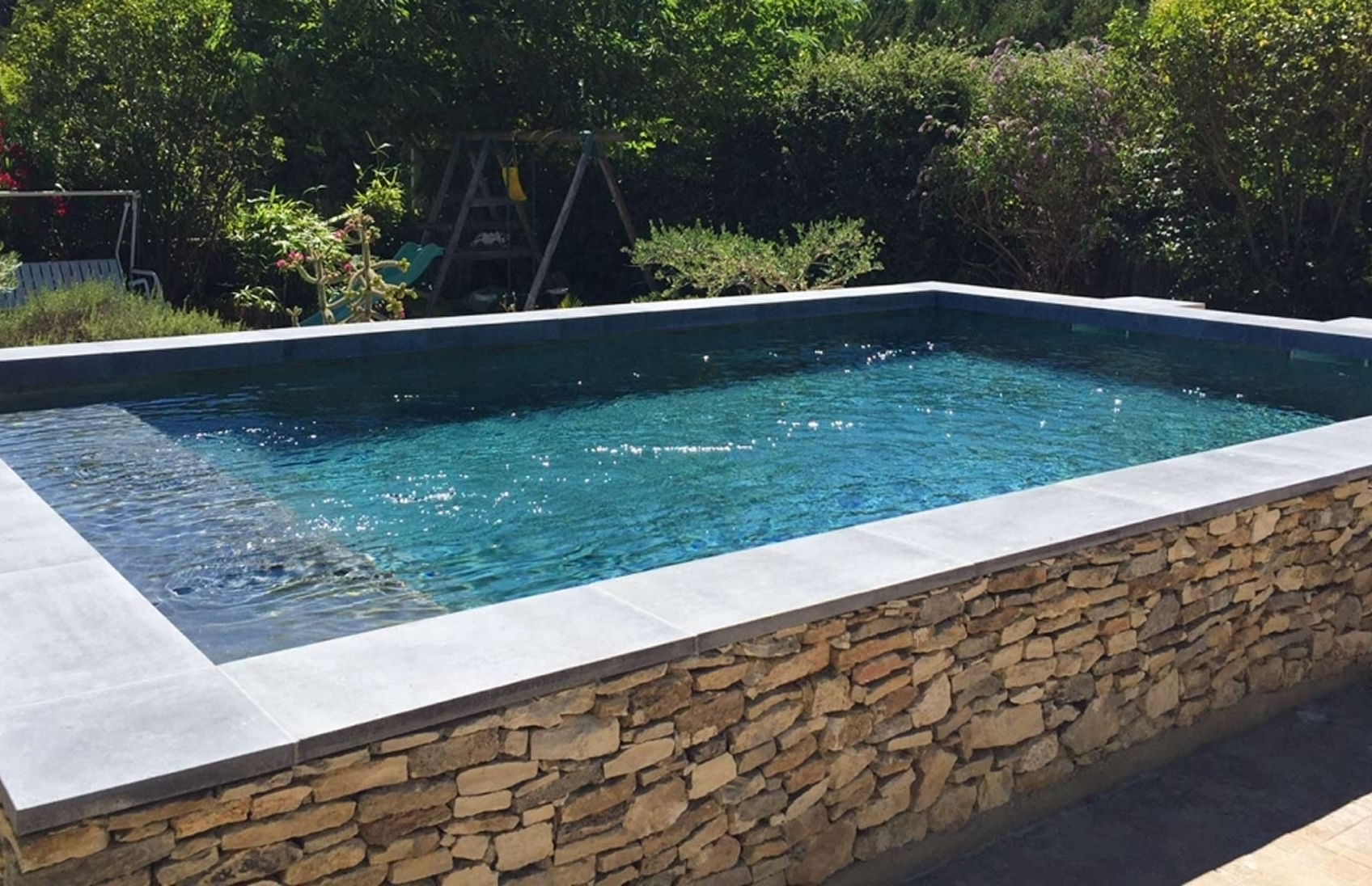 Piscine Semi enterr e B ton Piscine Hors sol B ton Unib o Piscines